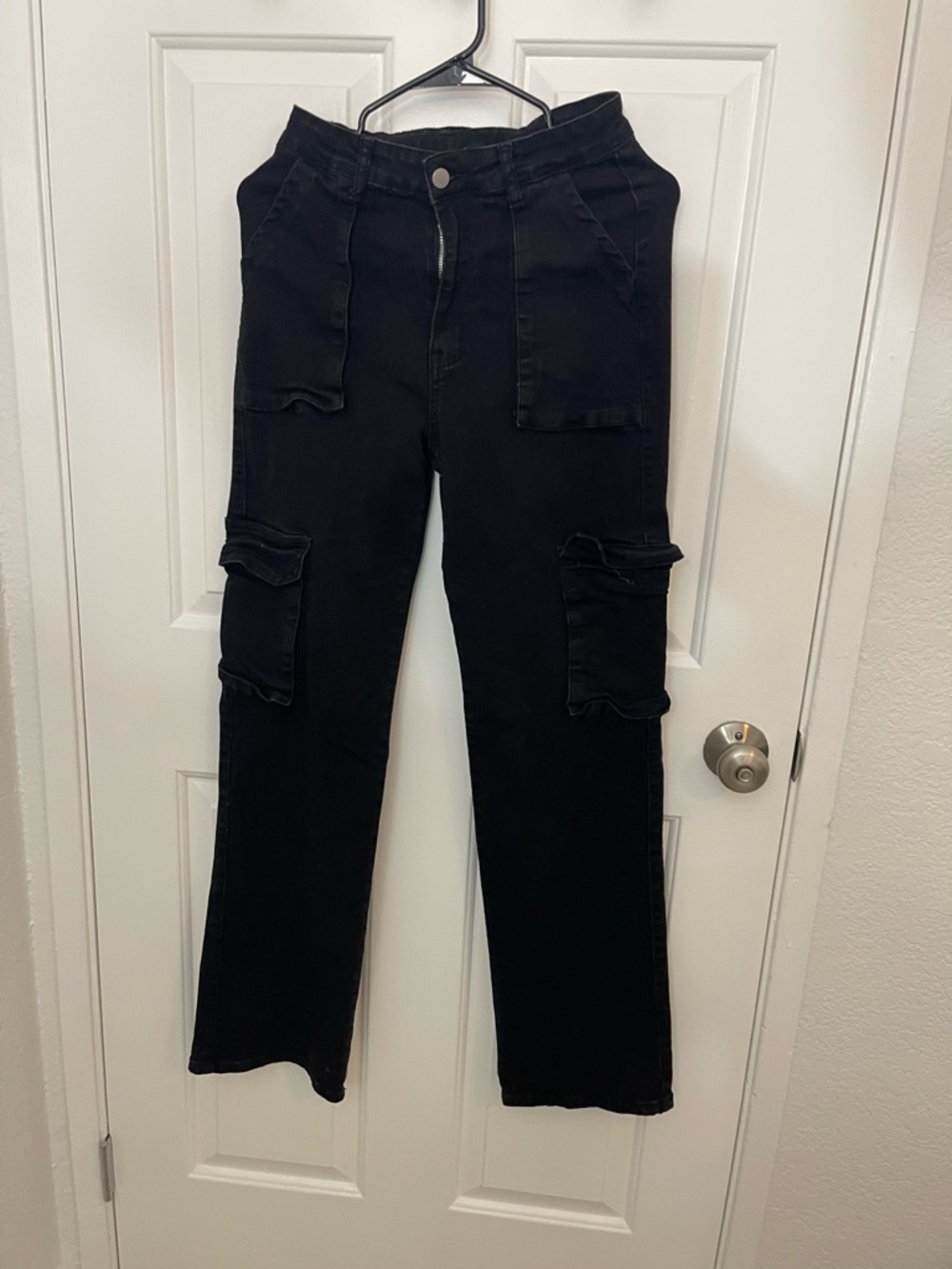 SHEIN Black Straight-Leg Cargo Jeans